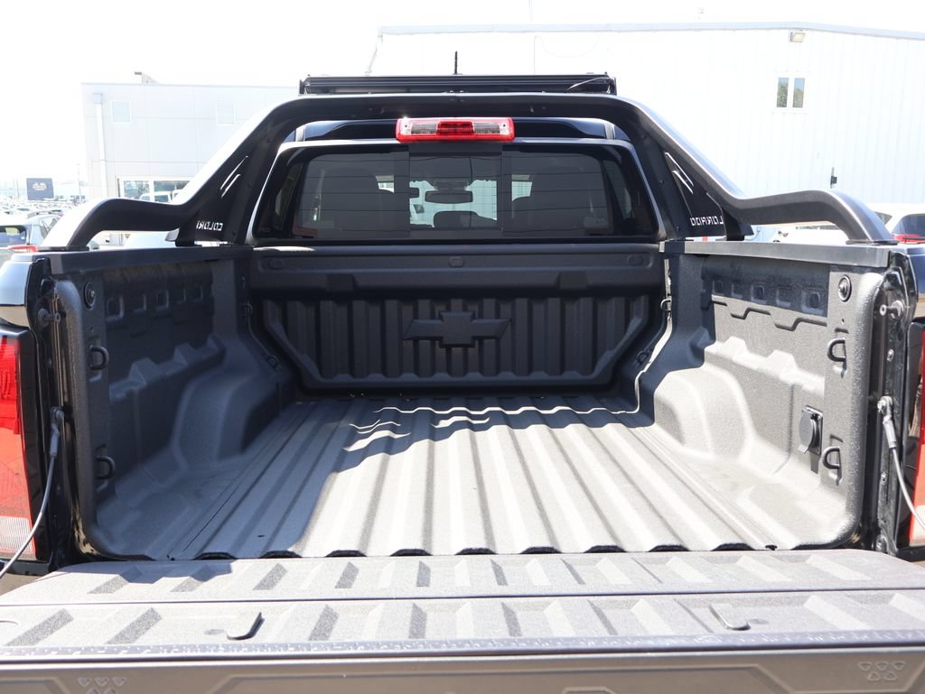 Used 2026 Chevrolet Colorado Z71 w/ Midnight Edition AWD/4WD image 13