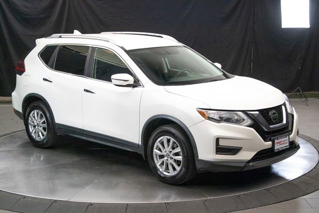 Used 2018 Nissan Rogue SV image 2