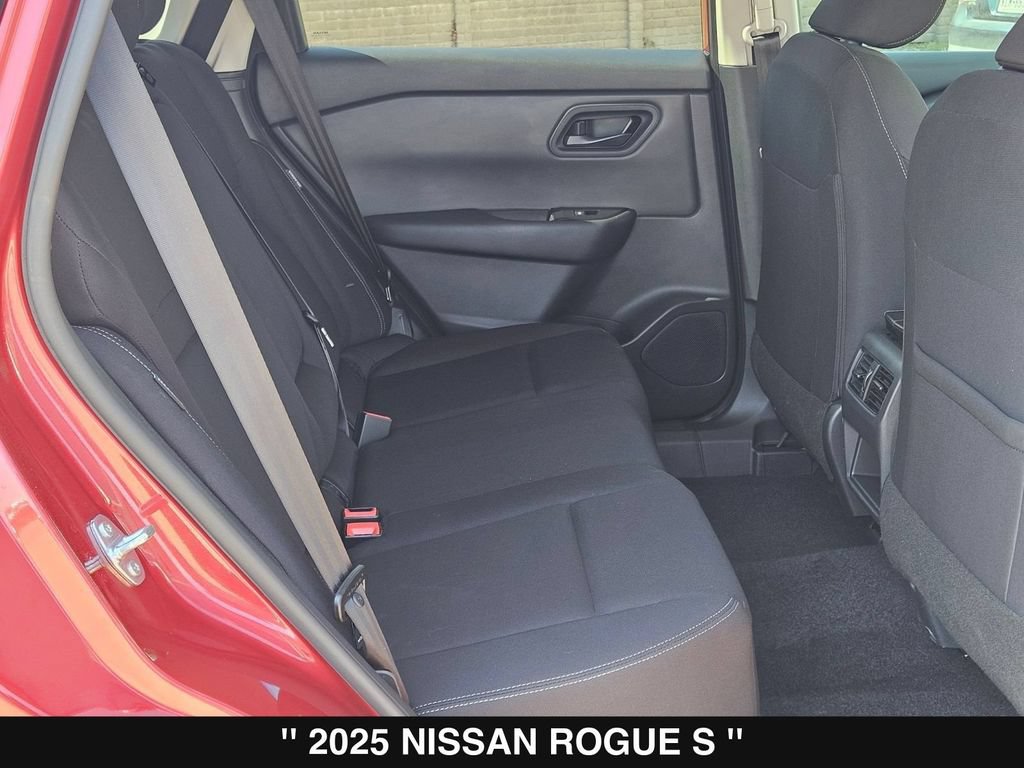 Used 2025 Nissan Rogue S FWD image 26