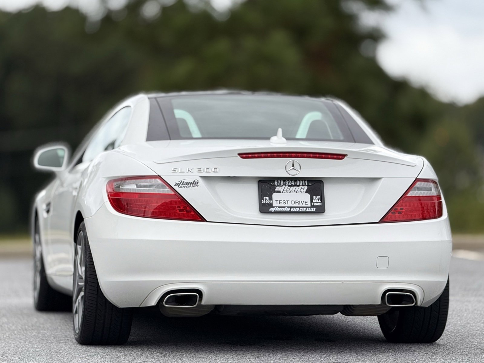 Used 2016 Mercedes-Benz SLK 300 image 4