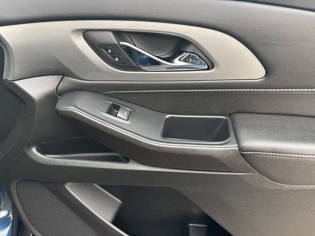 Used 2022 Chevrolet Traverse LT w/ Midnight/Sport Edition image 42