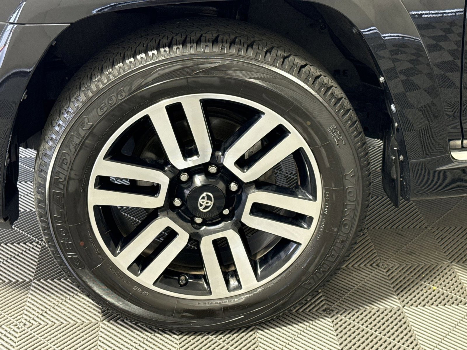 Used 2022 Toyota 4Runner Limited AWD/4WD image 12