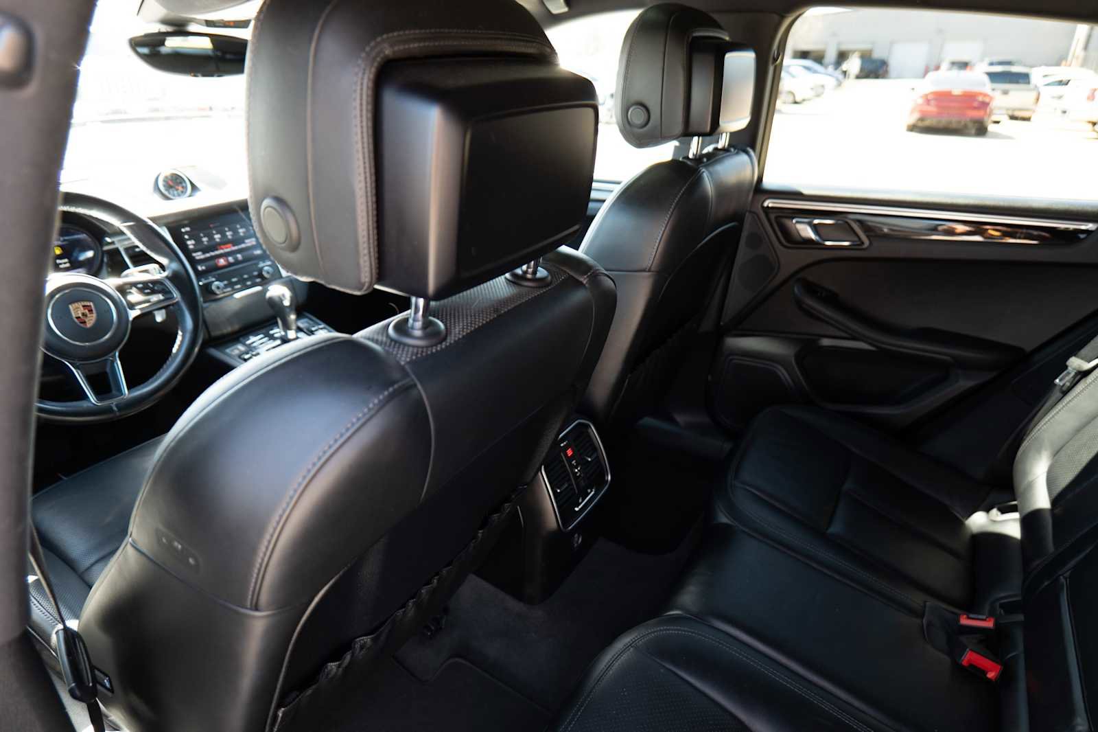 Used 2017 Porsche Macan image 24