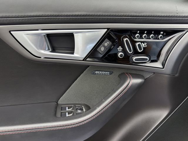 Used 2016 Jaguar F-TYPE Coupe image 23