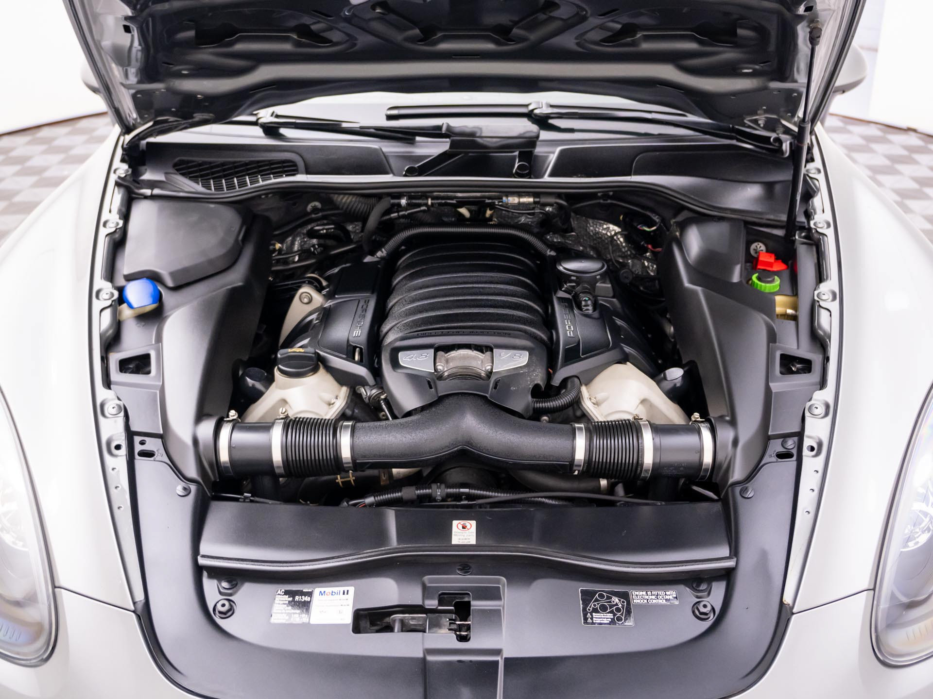 Used 2014 Porsche Cayenne GTS AWD/4WD image 31