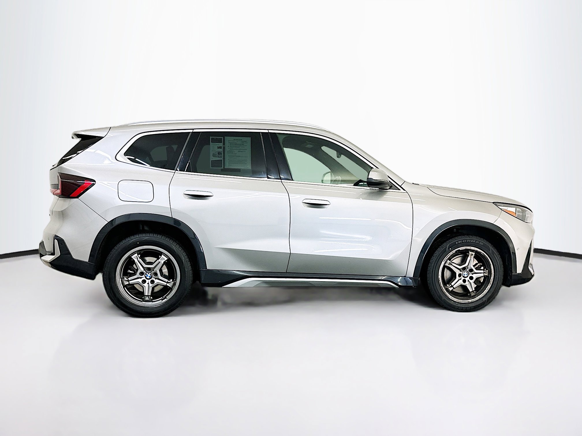 Used 2025 BMW X1 xDrive28i AWD/4WD image 10