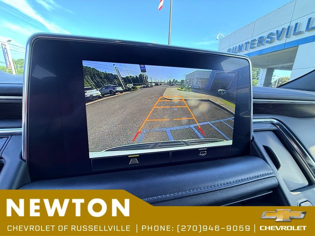 Used 2022 Chevrolet Suburban LT RWD image 9