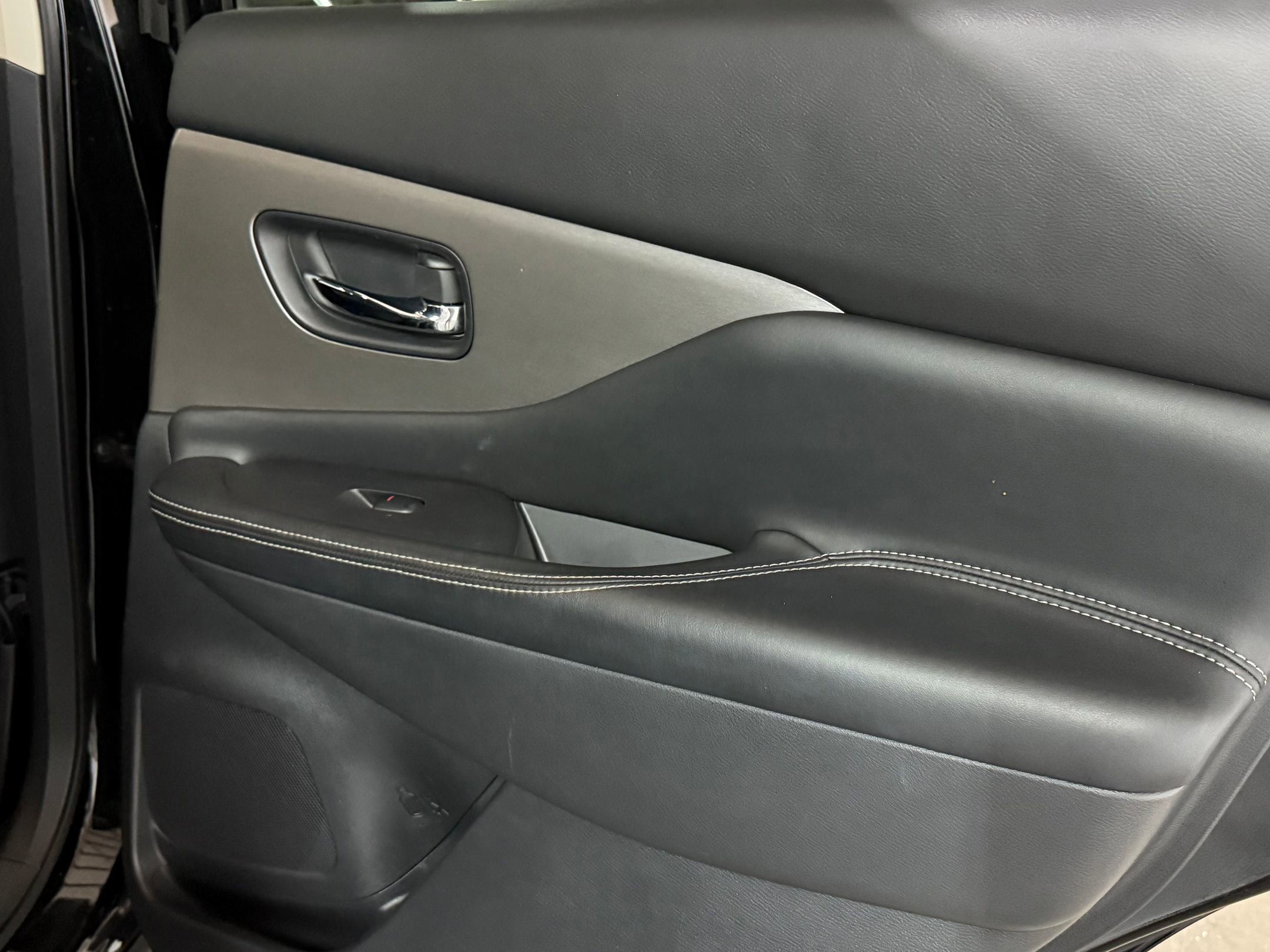 Used 2020 Nissan Murano SV image 33