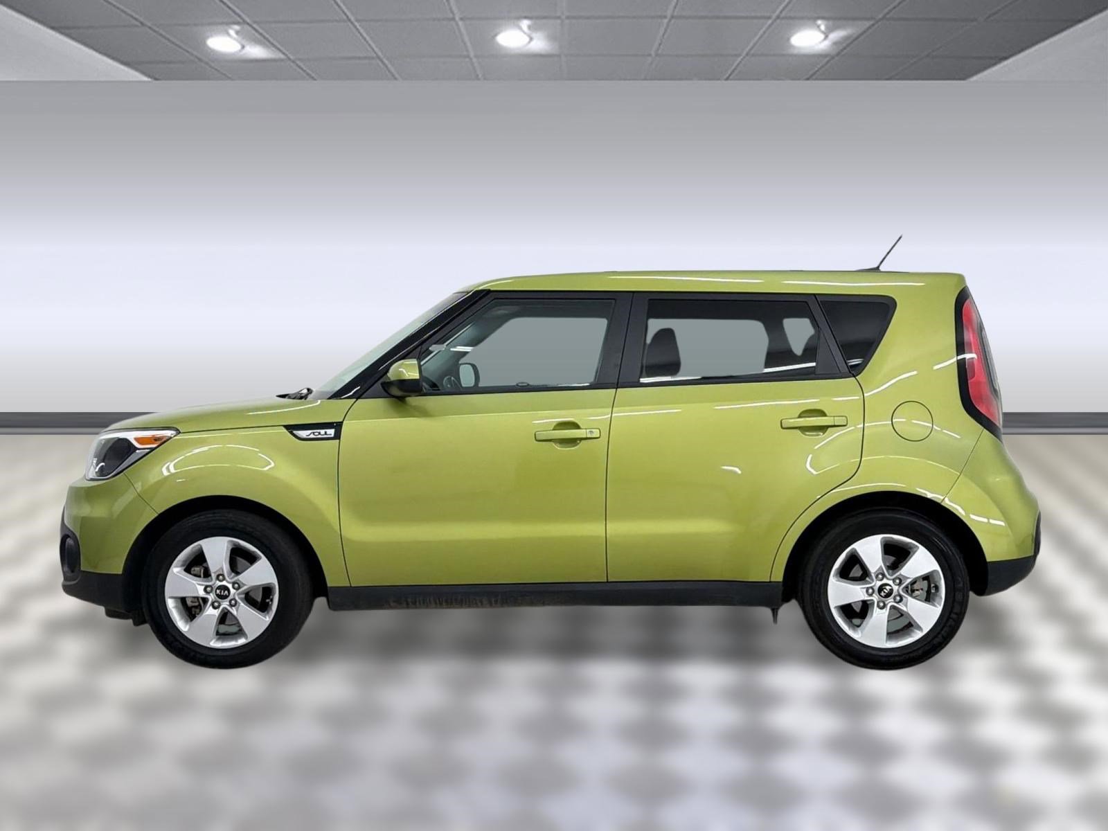 Used 2018 Kia Soul FWD image 2
