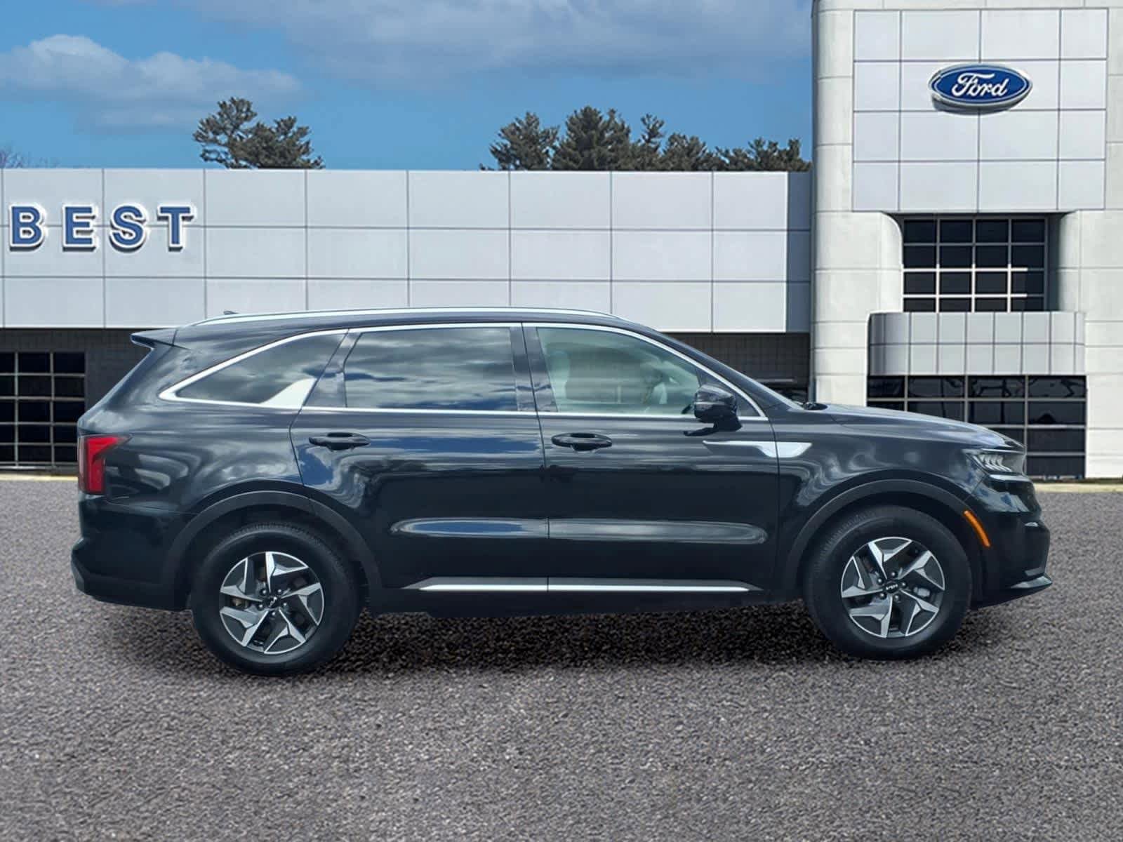 Used 2022 Kia Sorento S AWD/4WD image 2