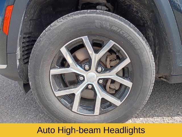 Used 2023 Jeep Grand Cherokee L Limited AWD/4WD image 21