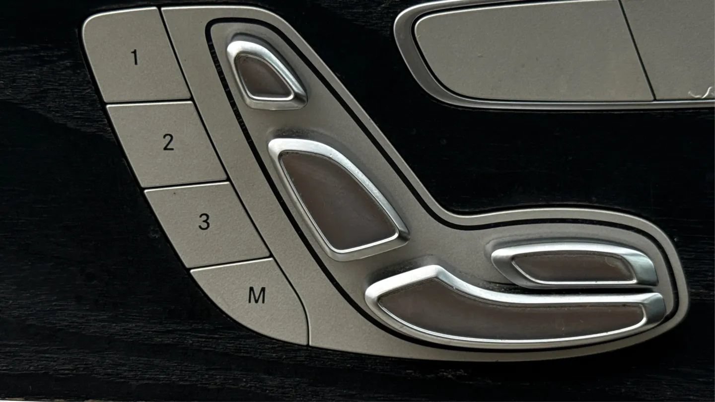 Used 2018 Mercedes-Benz E 300 image 40