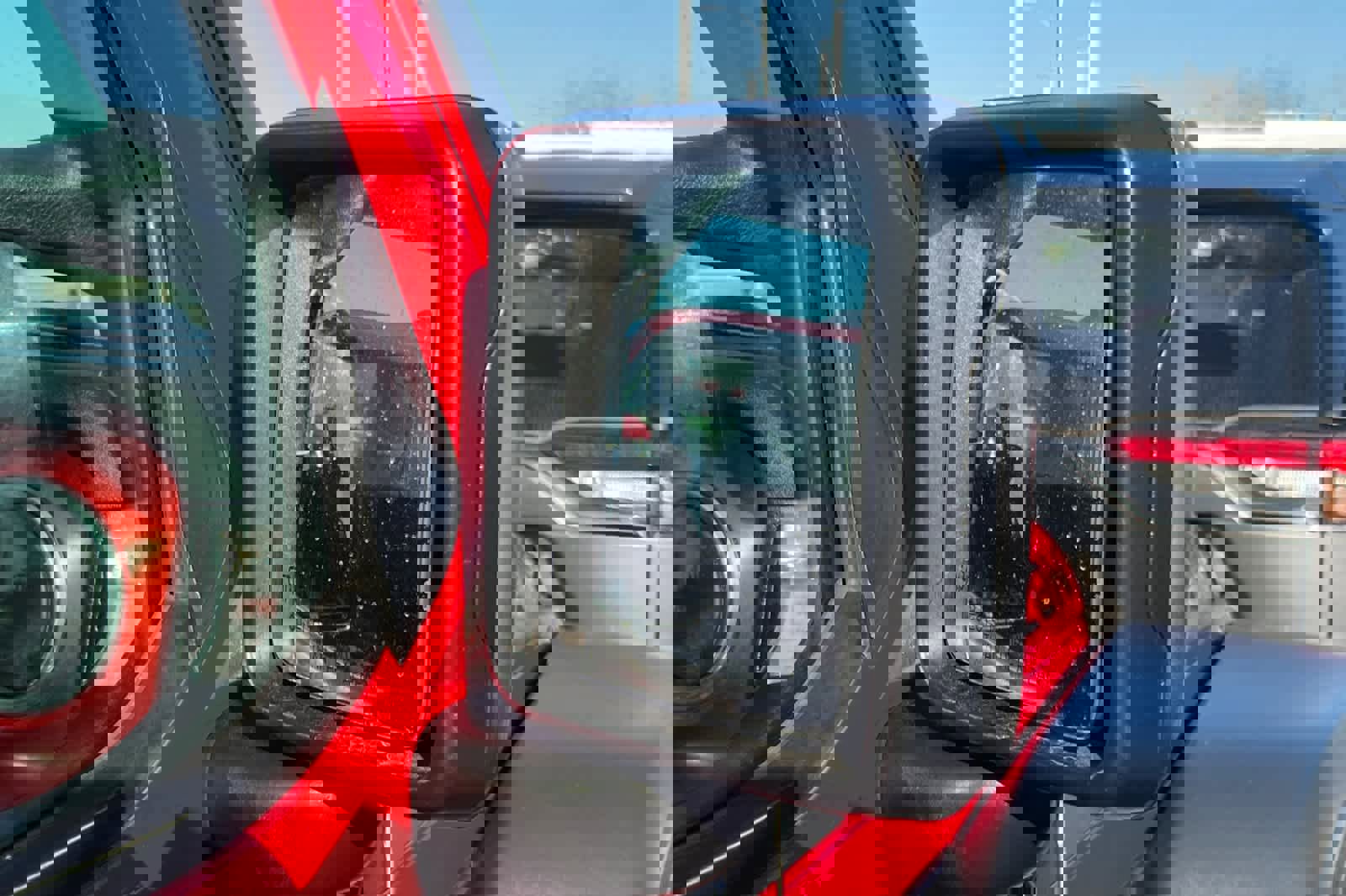 Used 2018 Jeep Wrangler Unlimited Rubicon w/ Steel Bumper Group image 12