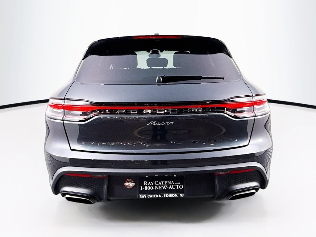 Certified 2025 Porsche Macan AWD/4WD image 10