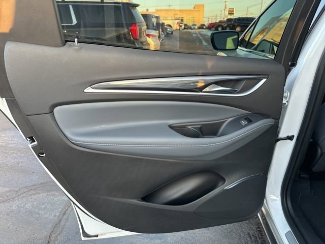 Used 2023 Buick Enclave Essence image 17