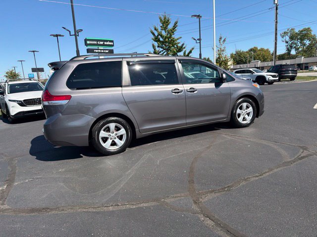 Used 2014 Toyota Sienna LE FWD image 7