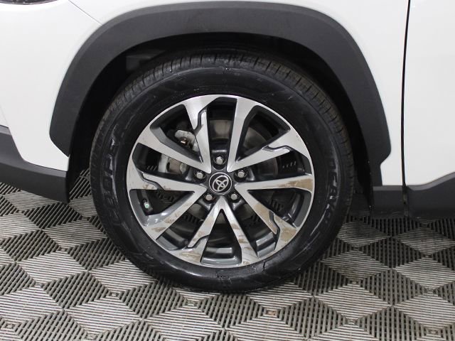 Used 2023 Toyota Corolla Cross XLE w/ Convenience Package AWD/4WD image 18