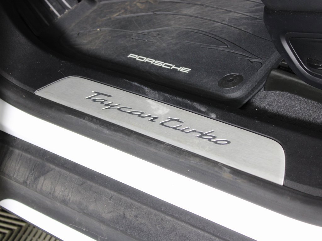 Used 2020 Porsche Taycan Turbo image 19