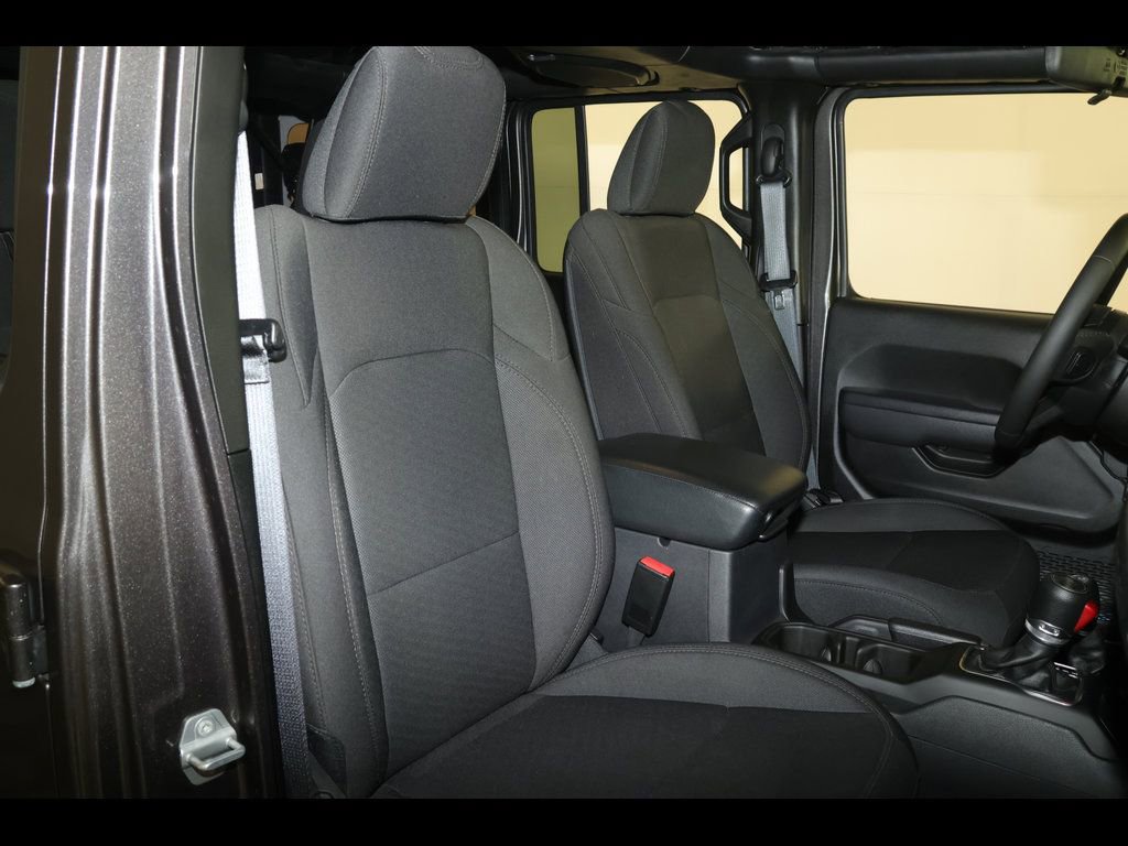 Used 2023 Jeep Wrangler Sport S image 26