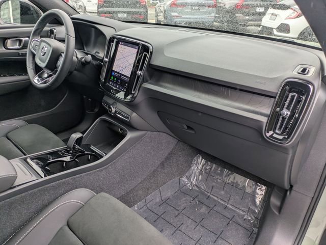 Certified 2023 Volvo C40 P8 Recharge Plus w/ Protection Package Premier AWD/4WD image 31