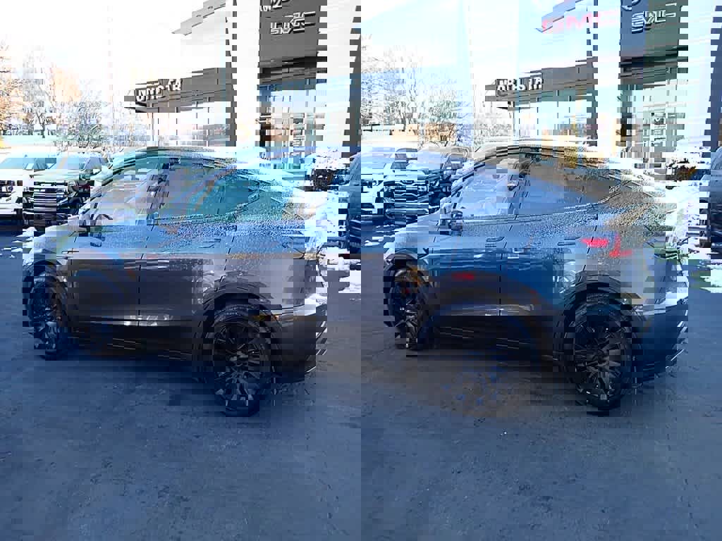 Used 2024 Tesla Model Y Long Range image 2