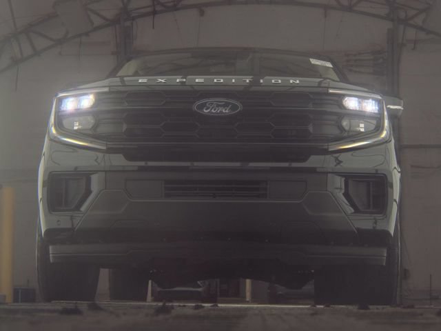 Used 2025 Ford Expedition Active AWD/4WD image 5