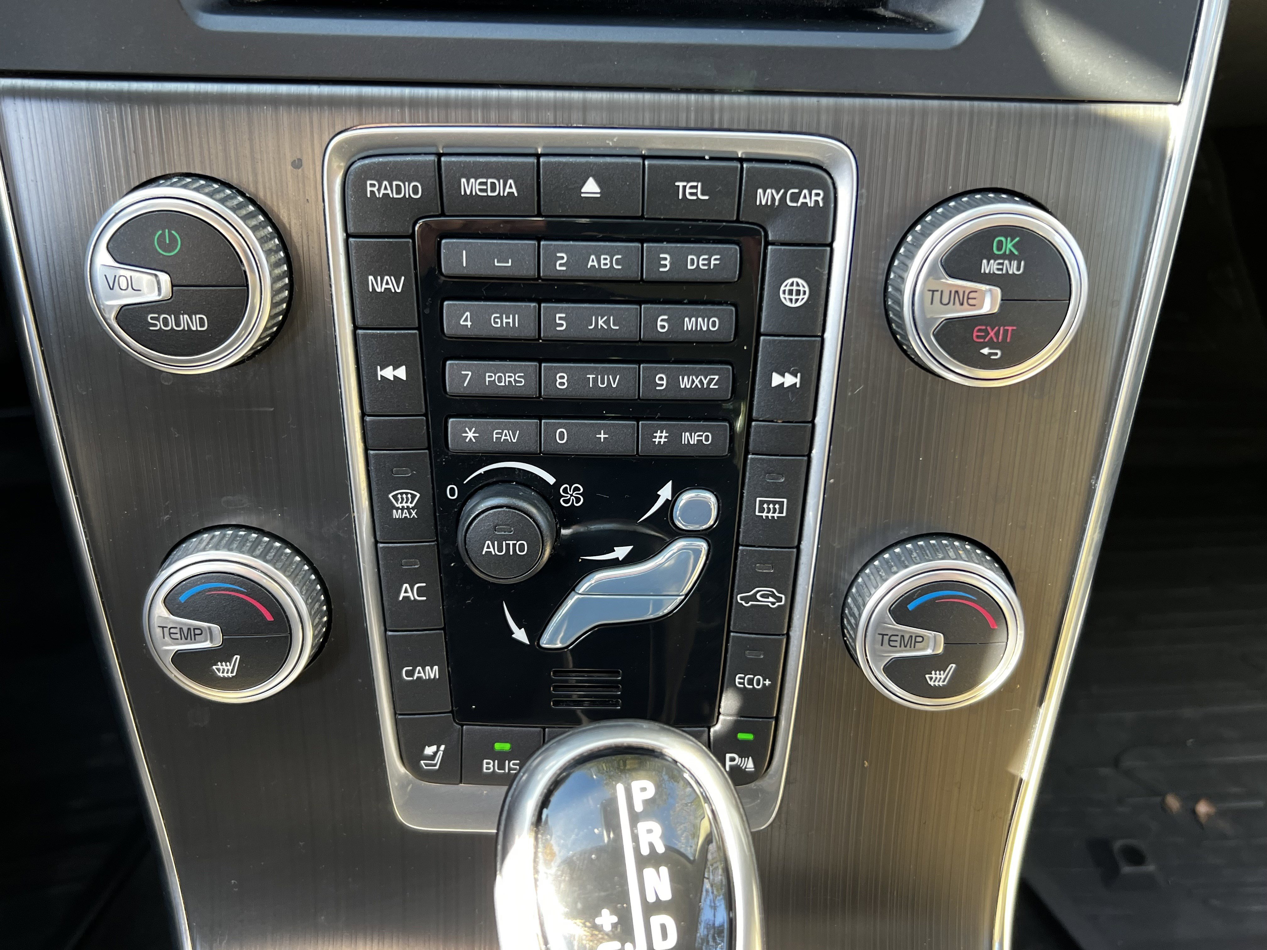 Used 2016 Volvo V60 T5 Premier w/ Convenience Package image 27