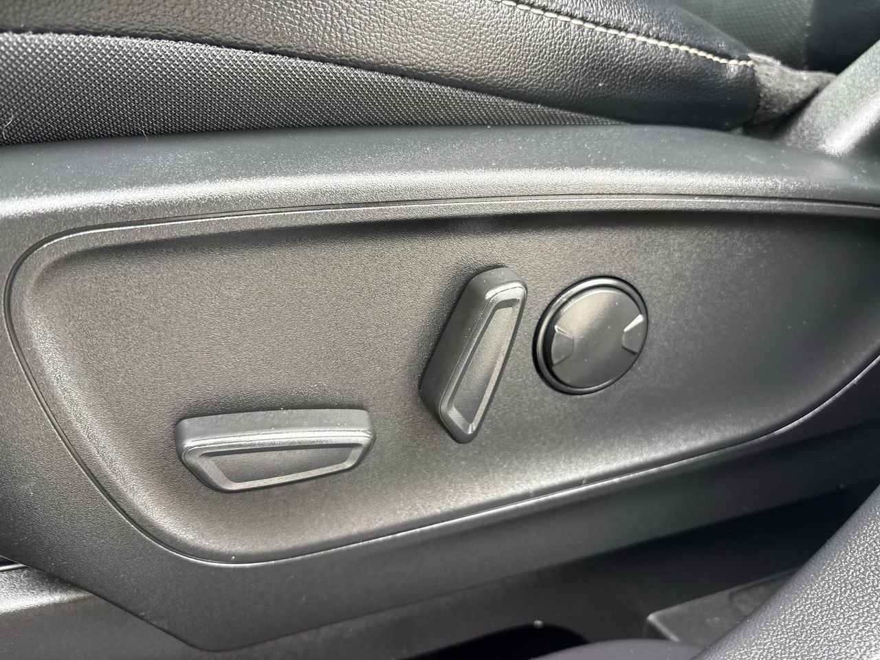 Used 2022 Ford Escape SEL image 20