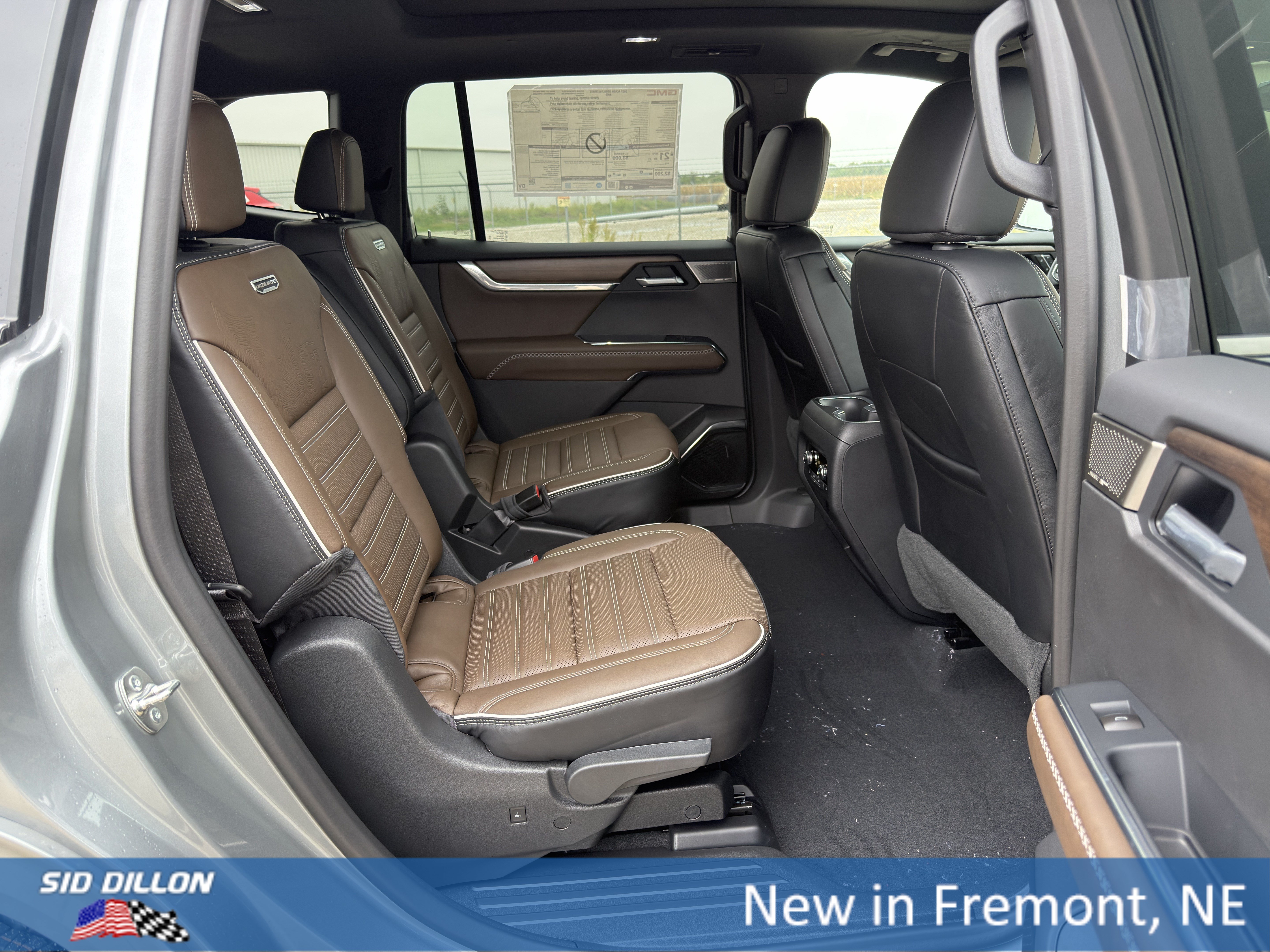 New 2027 GMC Acadia Denali Ultimate w/ LPO, Floor Liner Package AWD/4WD image 20