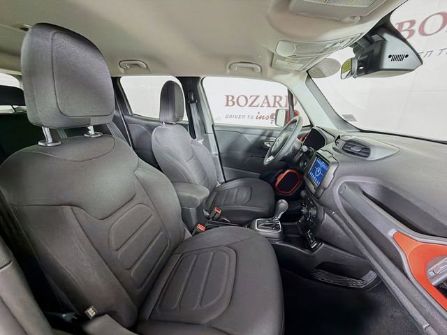 Used 2020 Jeep Renegade Latitude FWD image 31