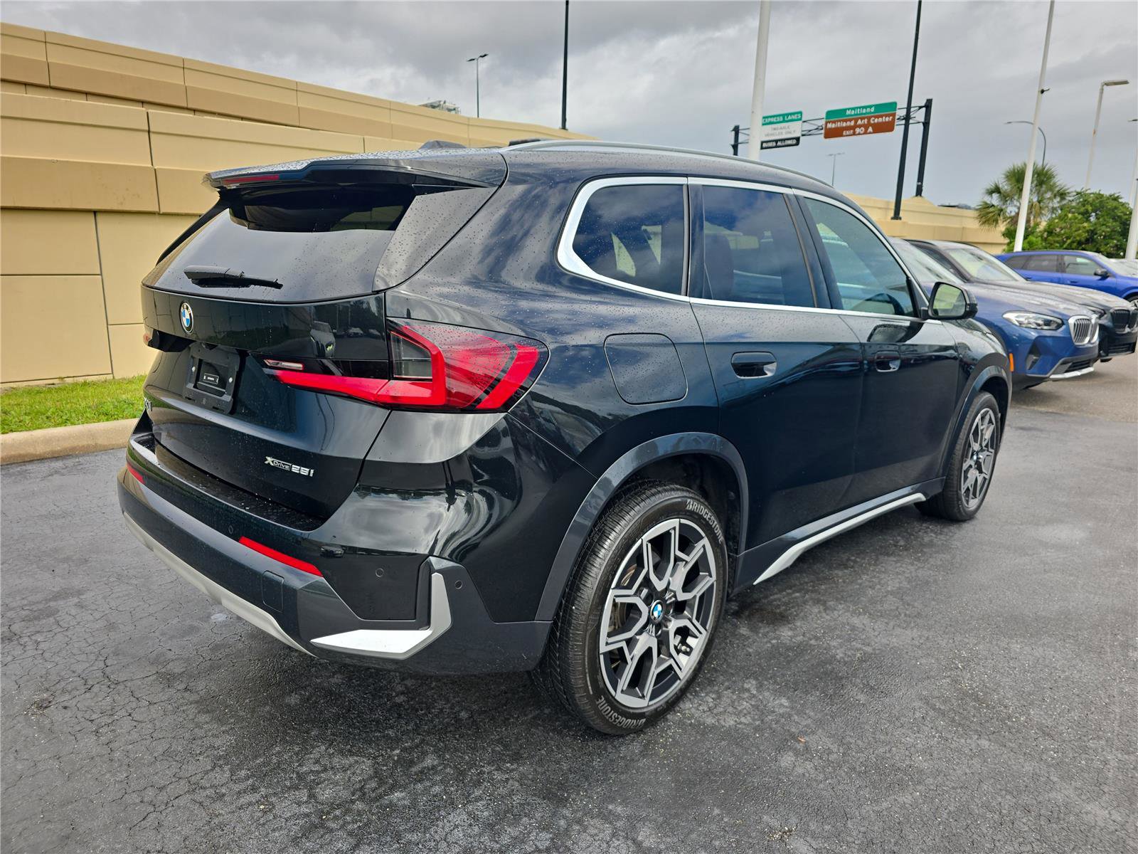 Used 2025 BMW X1 xDrive28i image 3