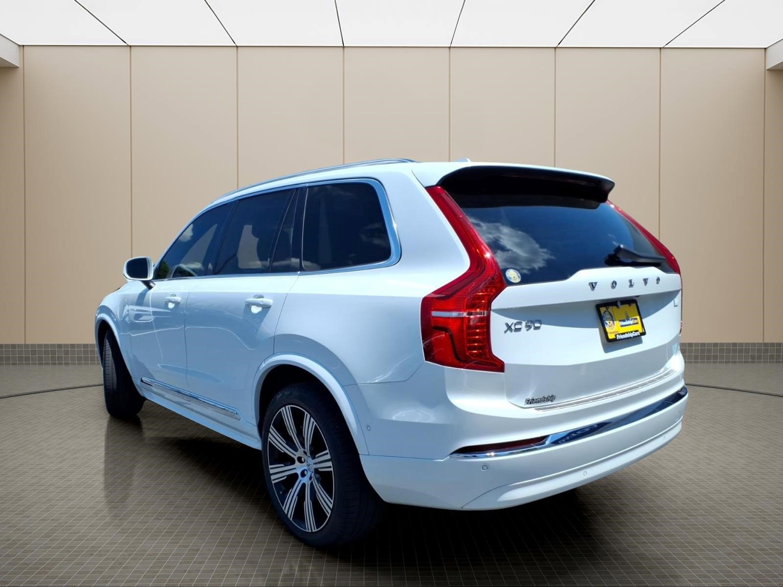 Used 2024 Volvo XC90 T8 Plus w/ Protection Package Premier AWD/4WD image 14