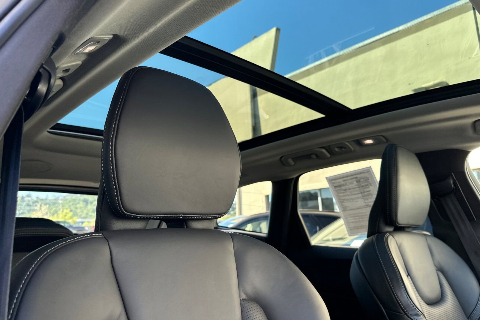 Certified 2023 Volvo XC60 T8 Ultimate AWD/4WD image 20