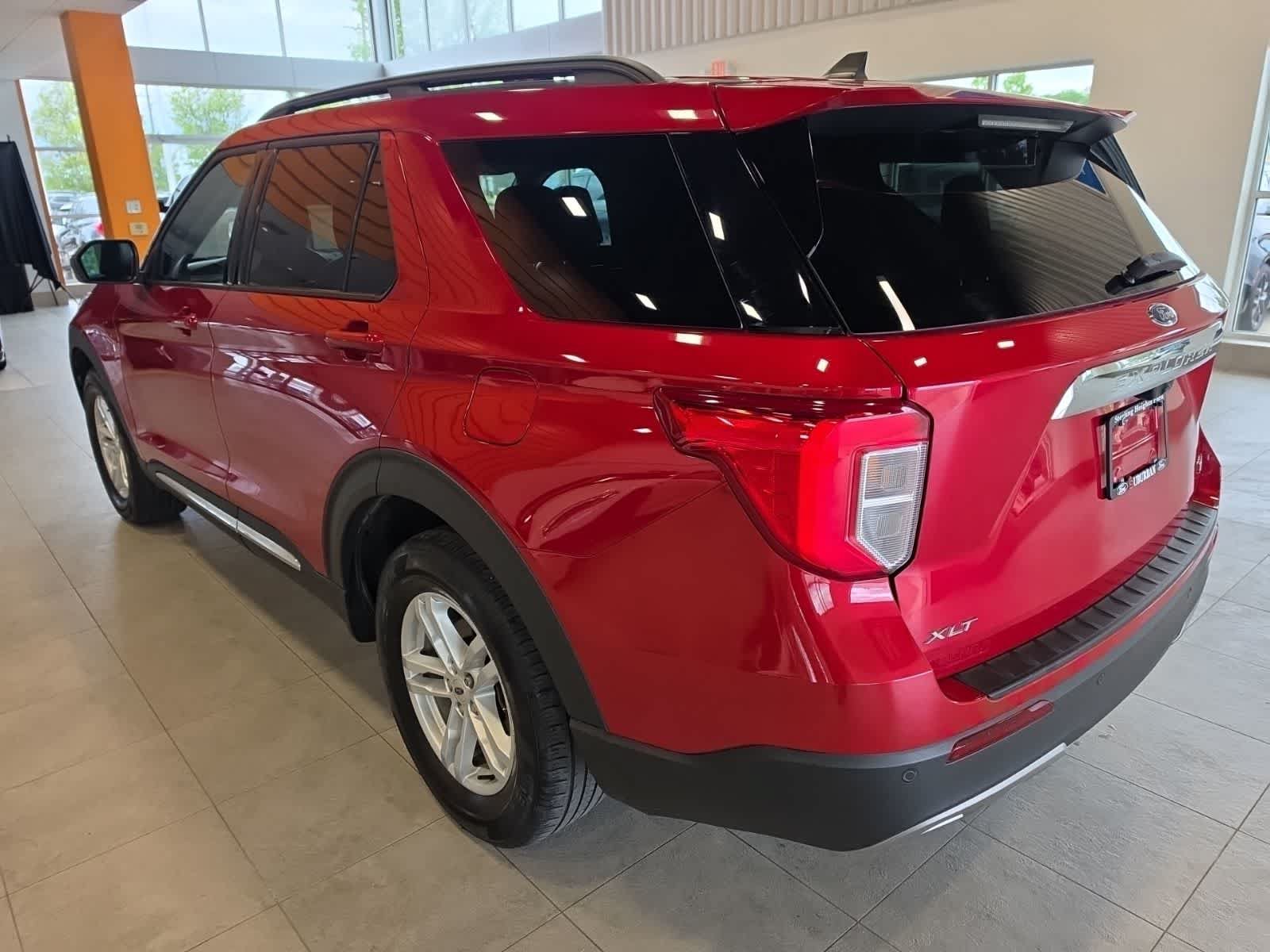 Used 2023 Ford Explorer XLT w/ Equipment Group 202A AWD/4WD image 11