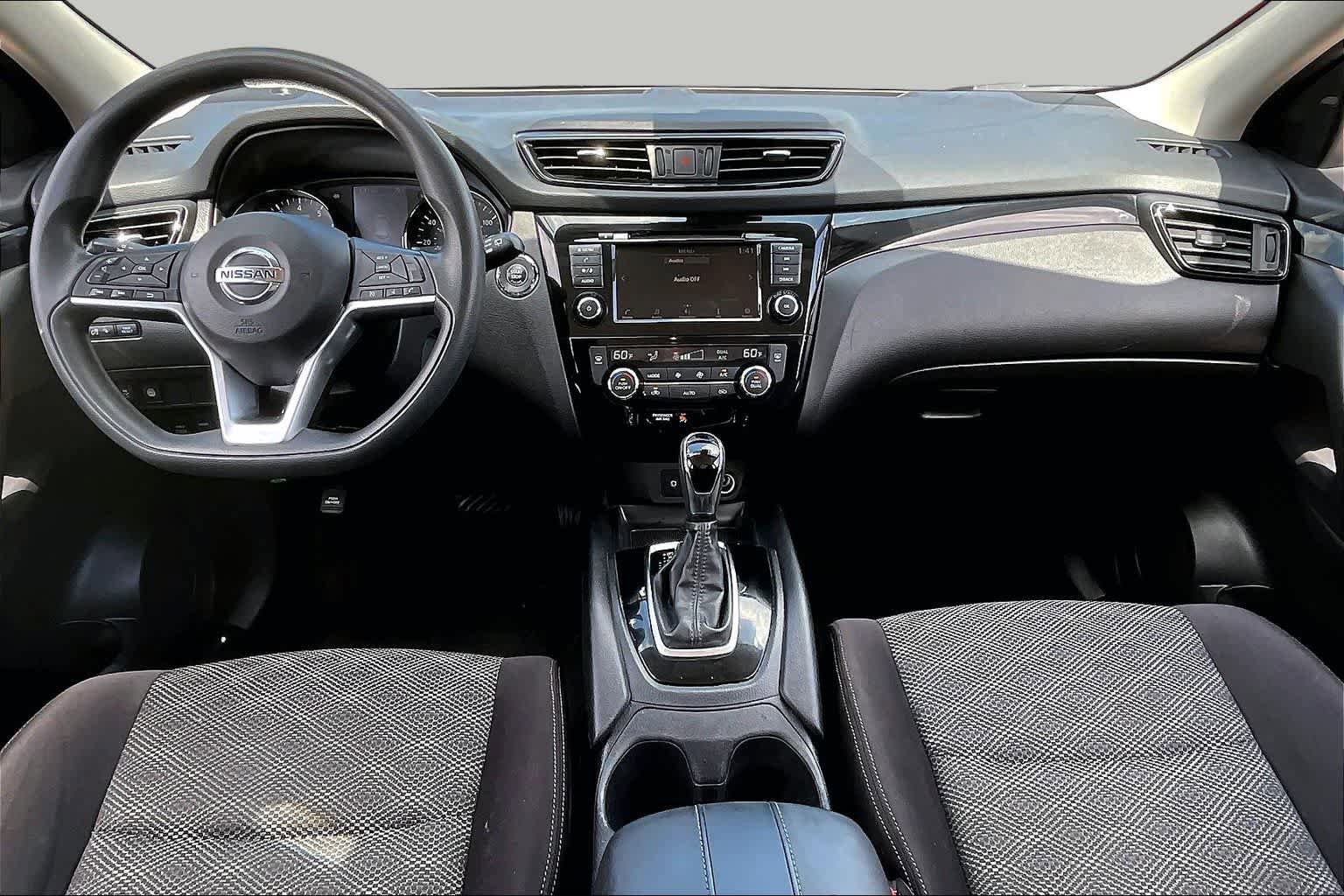 Used 2020 Nissan Rogue Sport SV AWD/4WD image 16