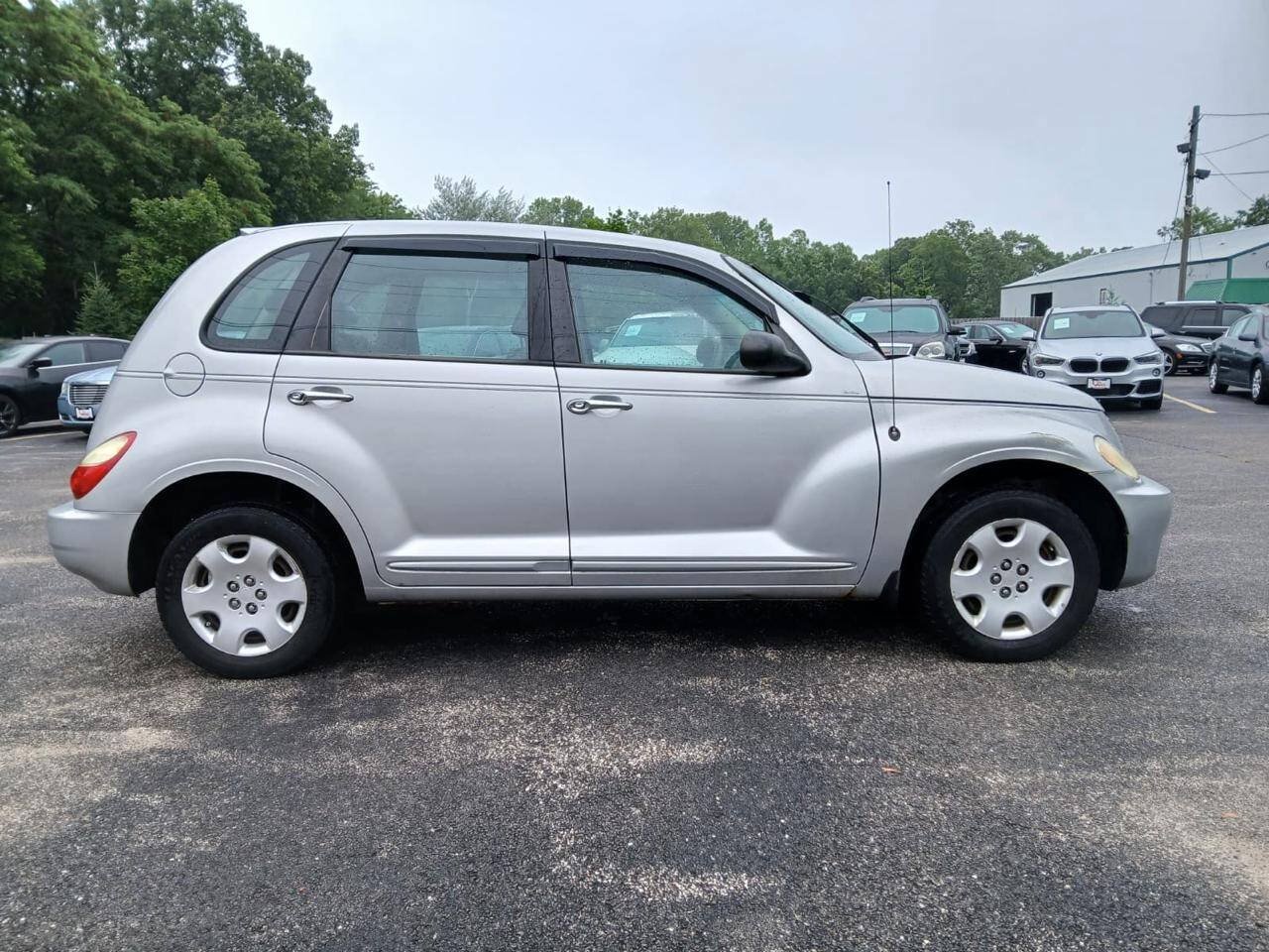 Used 2009 Chrysler PT Cruiser FWD image 4