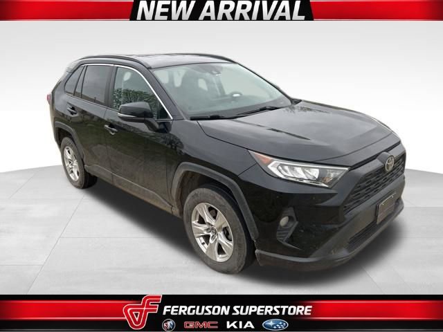 Used 2021 Toyota RAV4 XLE image 1