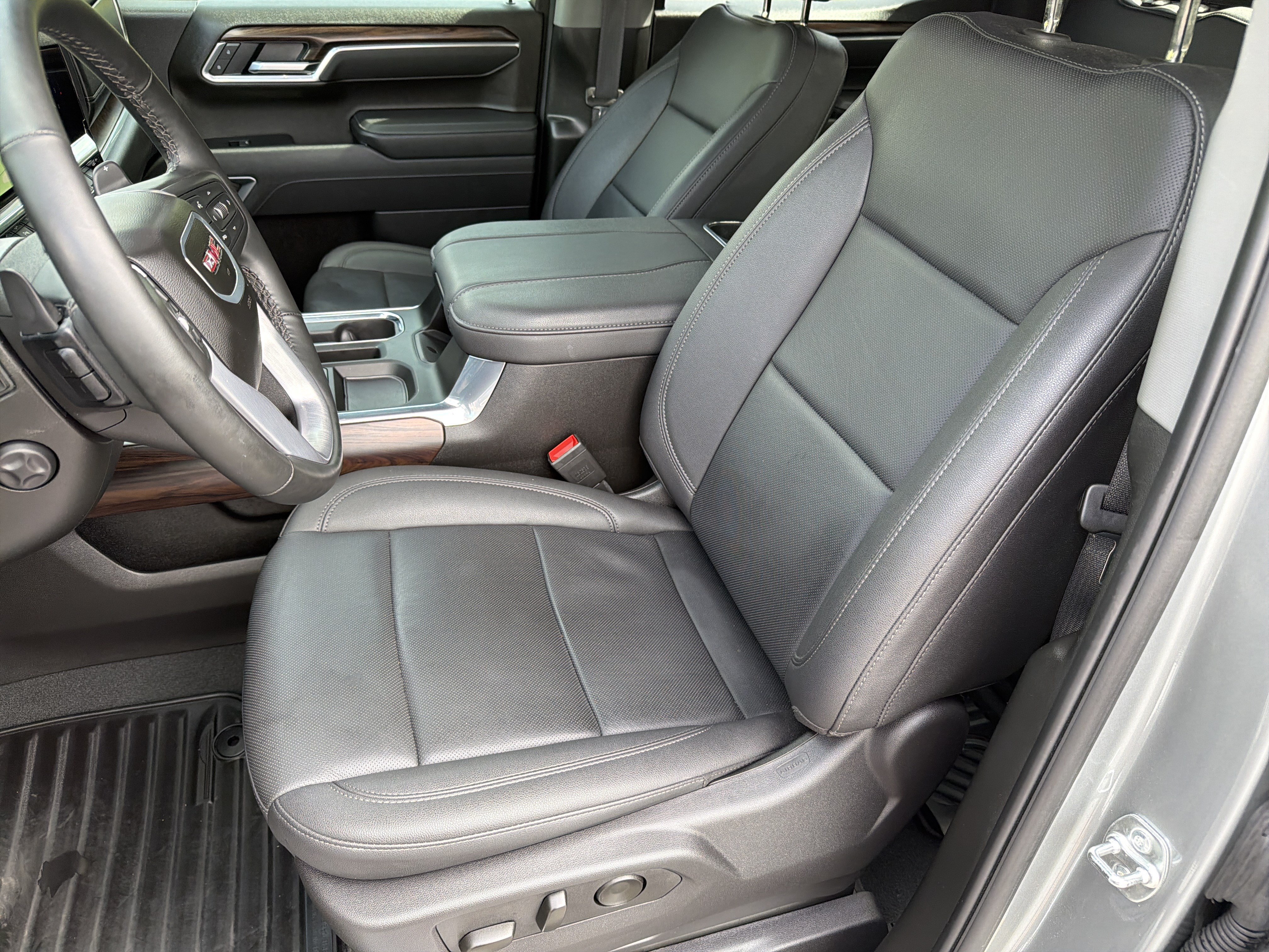 Used 2025 GMC Sierra 1500 SLT w/ SLT Premium Package AWD/4WD image 15