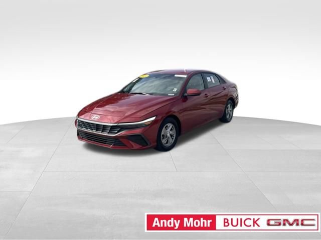 Used 2024 Hyundai Elantra SE FWD image 14