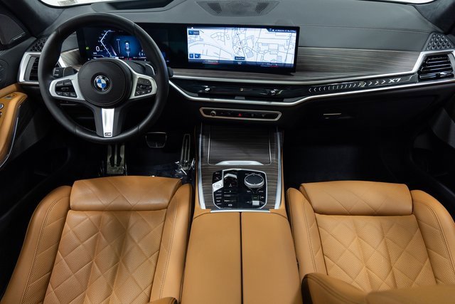 Used 2023 BMW X7 xDrive40i w/ M Sport Package image 21