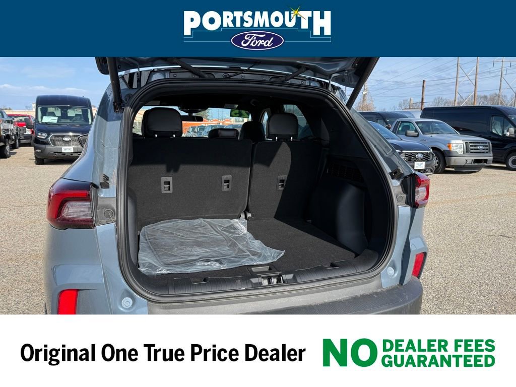 Used 2025 Ford Escape ST-Line Select w/ Tech Pack #2 image 12