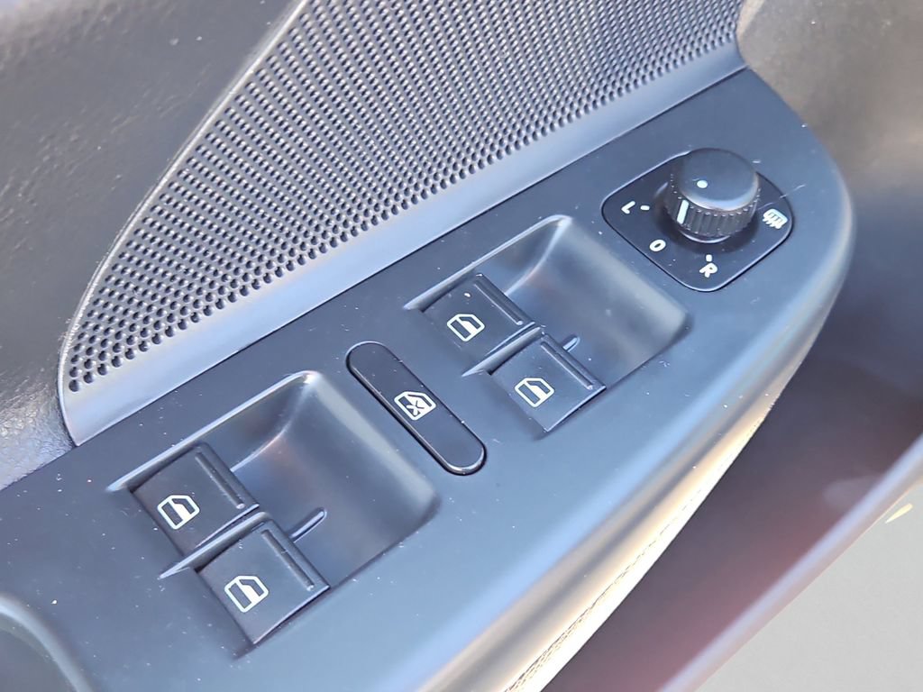 Used 2014 Volkswagen Jetta TDI FWD image 23