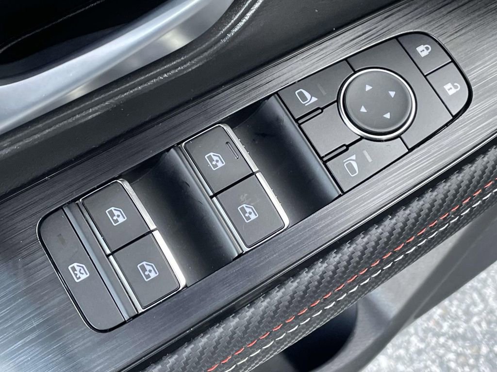 Used 2025 Nissan Kicks SR image 16