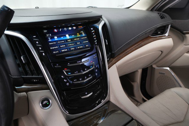 Used 2020 Cadillac Escalade Luxury image 47