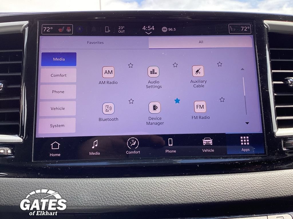 Used 2023 Chrysler Pacifica Touring-L FWD image 3
