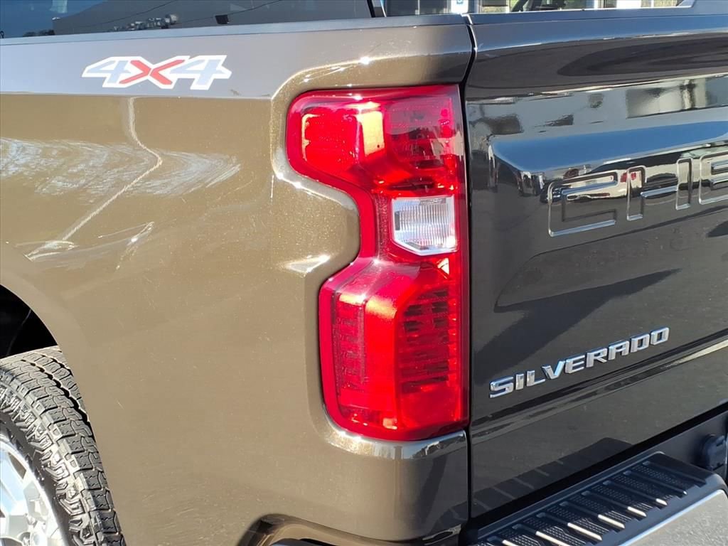Certified 2023 Chevrolet Silverado 1500 LT image 9