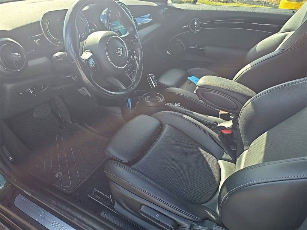 Used 2022 MINI Cooper S w/ Premium Package image 9