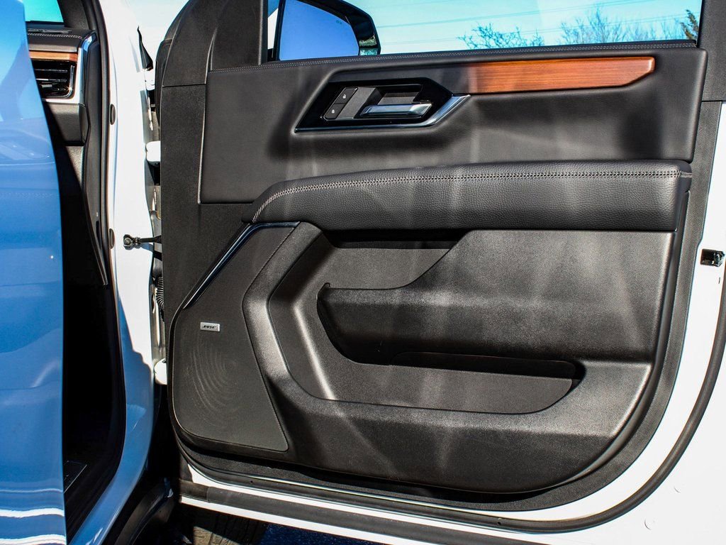 Used 2025 GMC Yukon Denali image 13