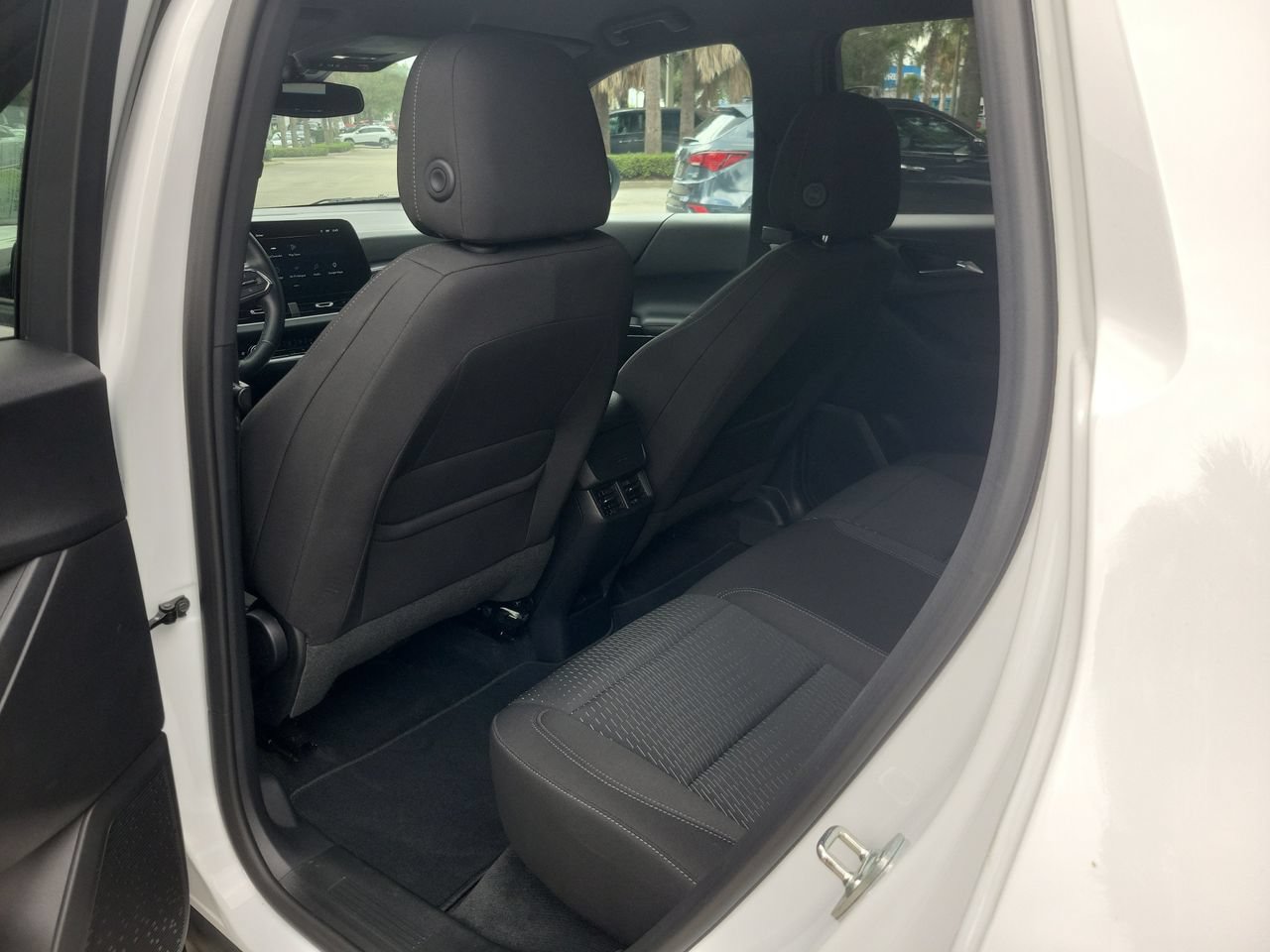 Used 2026 Chevrolet Equinox LT FWD image 8