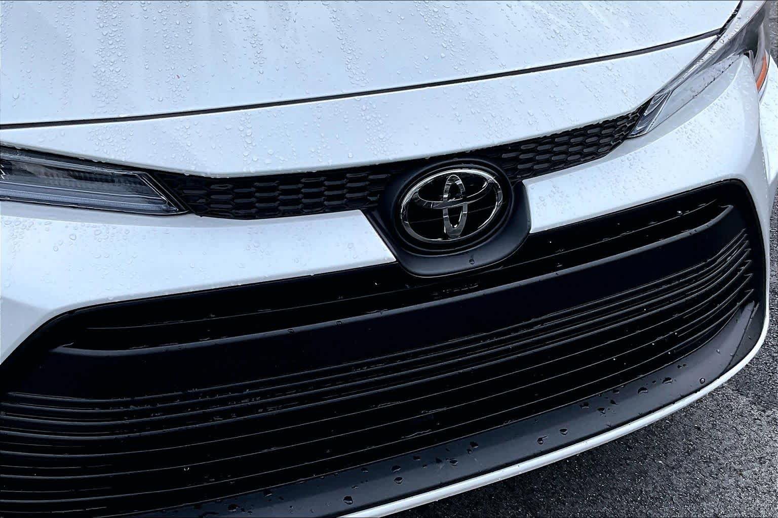 Certified 2025 Toyota Corolla LE image 29